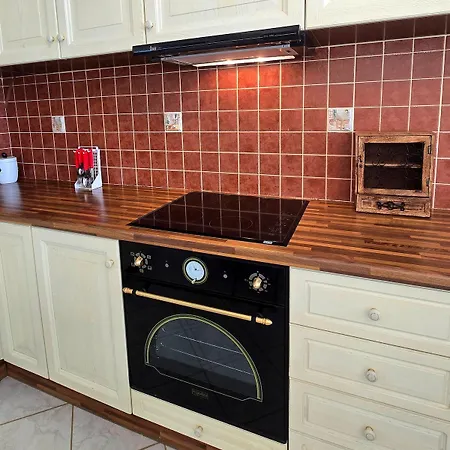 Annie's Summer House