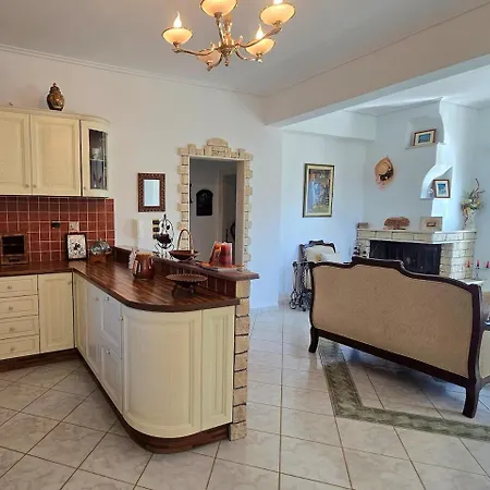 Annie's Summer House *