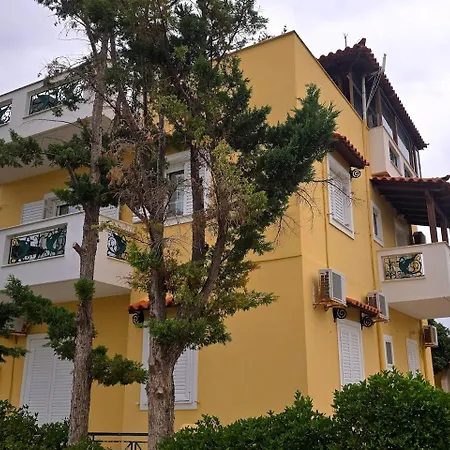 Annie's Summer House *